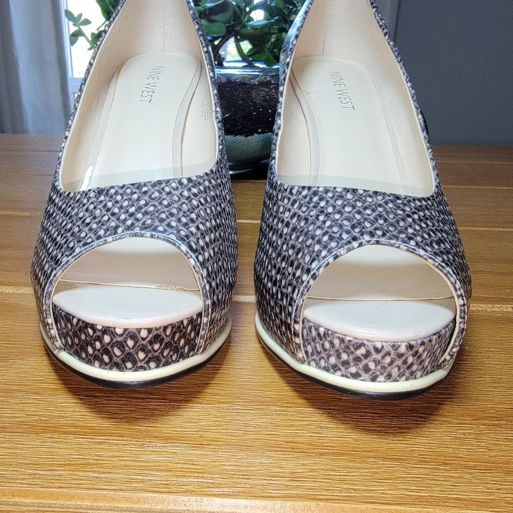 Nine West "Chantilly" Pumps - Size 8‎ - Picture 4 of 8